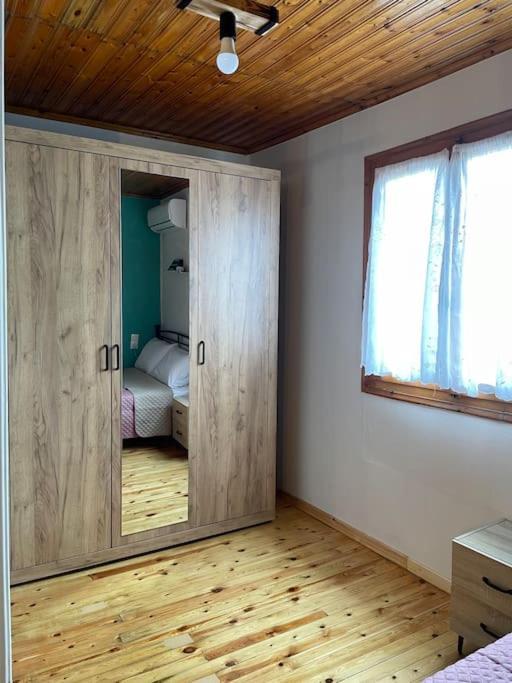 Politis' Wooden House Vasilikí Exterior foto