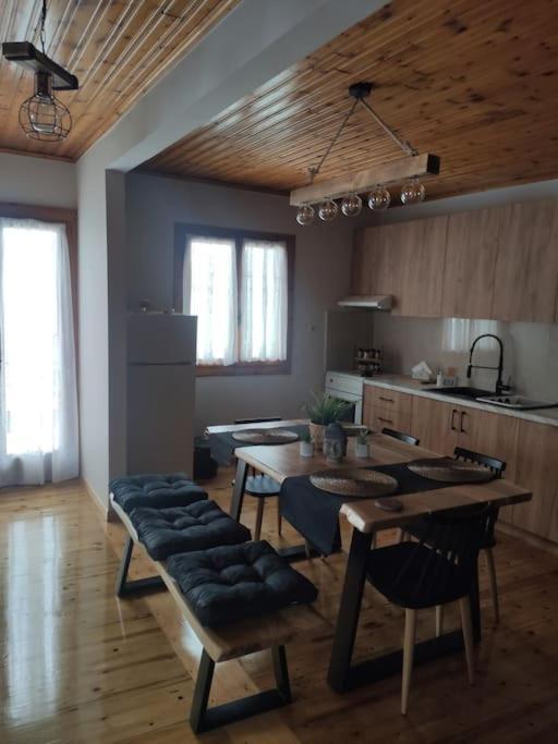Politis' Wooden House Vasilikí Exterior foto